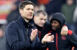 包含勒沃库森迎社区盾关键赛，赛后调整名单，话题不断，训练强度明显提升的词条